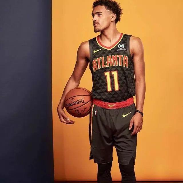 Ming迎来二十赛季高光表现，老鹰球迷沸腾！的简单介绍